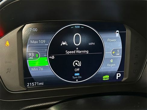 Used 2022 Chevrolet Bolt EUV LT w/ Convenience Package image 24