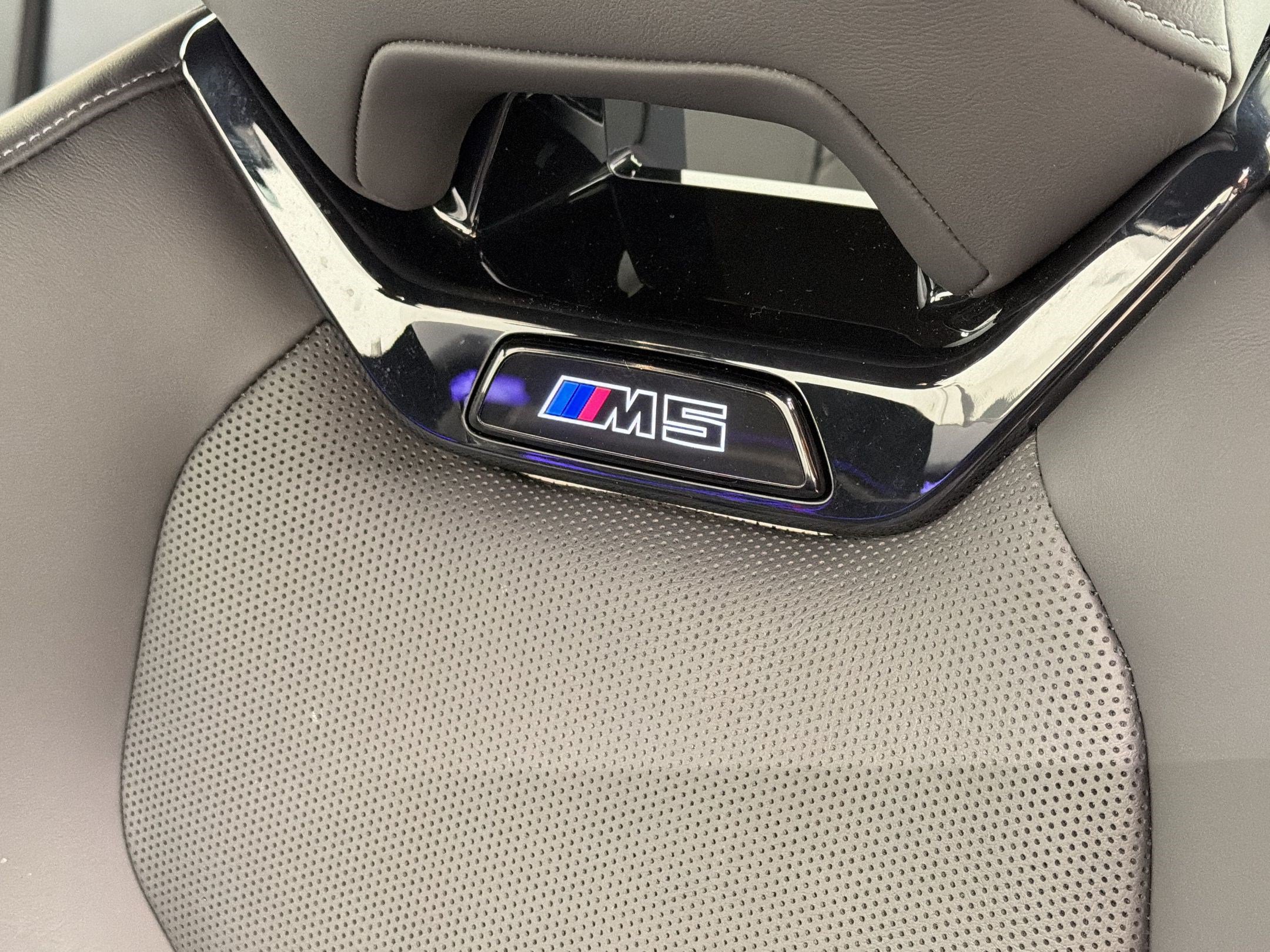 Used 2025 BMW M5 w/ Carbon Package AWD/4WD image 21
