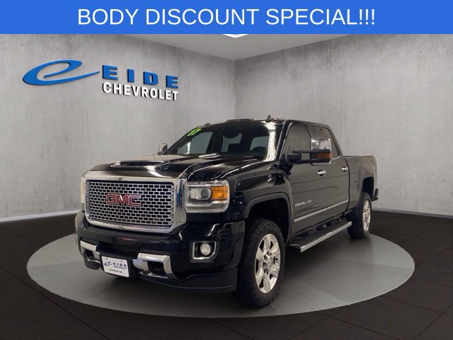 Used 2017 GMC Sierra 2500 Denali w/ Duramax Plus Package AWD/4WD image 10