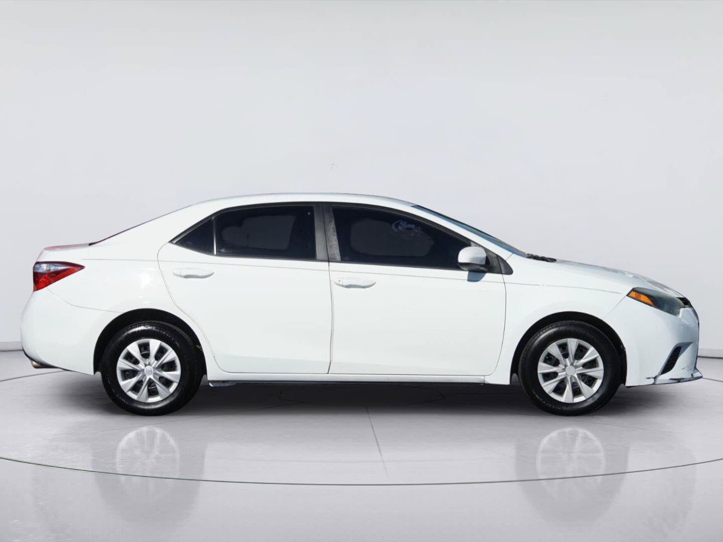 Used 2015 Toyota Corolla L FWD image 5