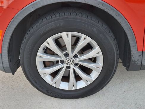 Used 2018 Volkswagen Tiguan SE FWD image 5
