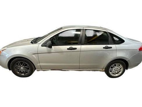 Used 2009 Ford Focus SE FWD image 2