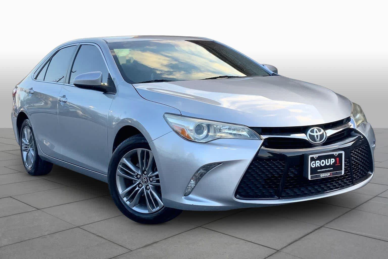 Used 2016 Toyota Camry SE FWD image 3