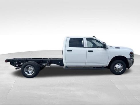 New 2026 RAM 3500 Tradesman w/ Chrome Appearance Group A AWD/4WD image 18