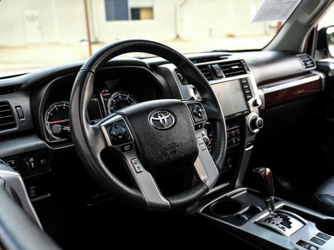 Used 2021 Toyota 4Runner Limited RWD image 18