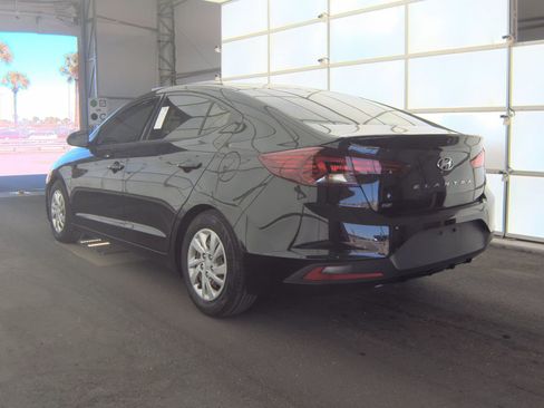 Used 2020 Hyundai Elantra SE w/ Cargo Package (C1) image 10