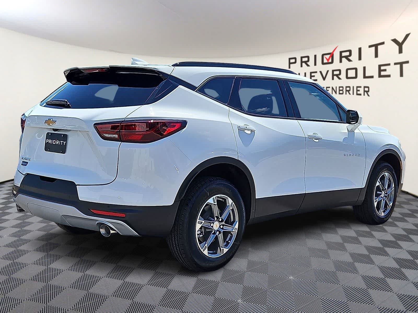 New 2026 Chevrolet Blazer LT w/ Convenience Package FWD image 4