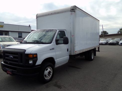 Used 2017 Ford E-450 and Econoline 450 Super Duty w/ Power Windows & Locks Group image 1