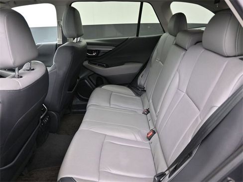 Used 2020 Subaru Outback Limited image 29