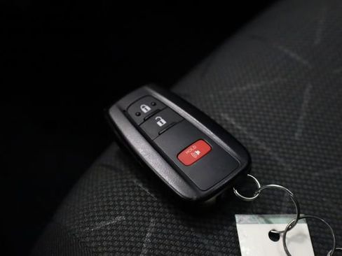 Used 2021 Toyota RAV4 XLE w/ XLE Grade Weather Package image 29