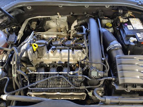 Used 2019 Volkswagen Golf SE image 30