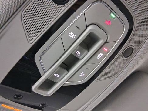 Used 2025 Audi Q5 e Premium image 25