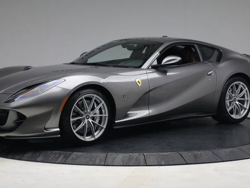Used 2018 Ferrari 812 Superfast Base image 5