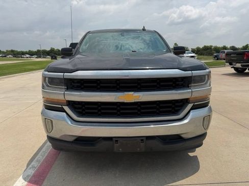 Used 2018 Chevrolet Silverado 1500 LT w/ Texas Edition RWD image 9