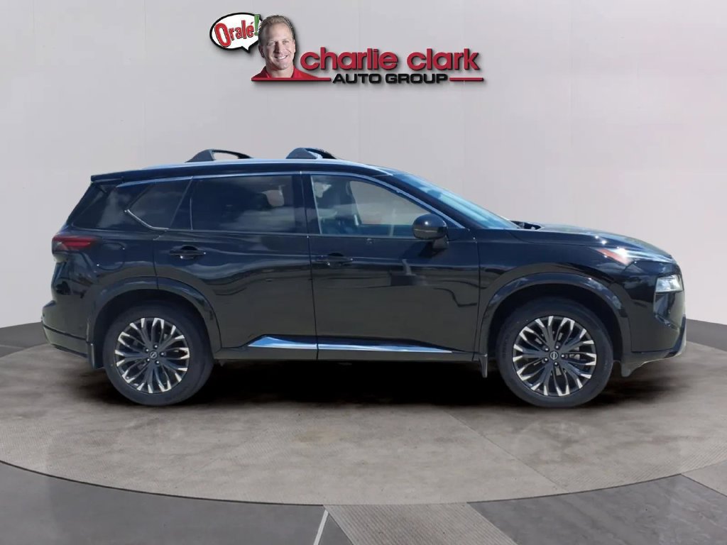 Certified 2025 Nissan Rogue Platinum FWD image 7