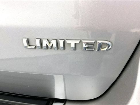 Used 2018 Jeep Grand Cherokee Limited AWD/4WD image 14