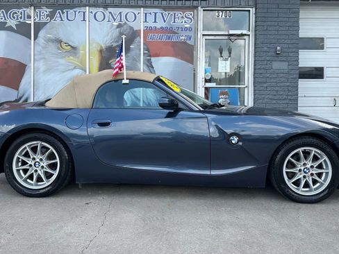 Used 2005 BMW Z4 2.5i image 2