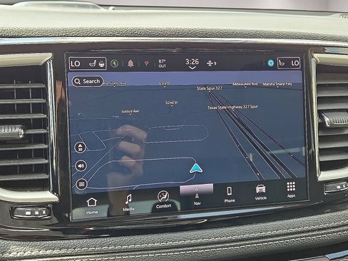 Used 2024 Chrysler Pacifica Limited FWD image 28