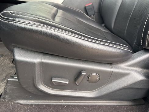 Used 2020 Ford F150 Lariat image 6