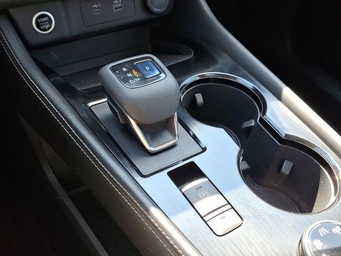 Certified 2022 Nissan Rogue SL w/ SL Premium Package image 17