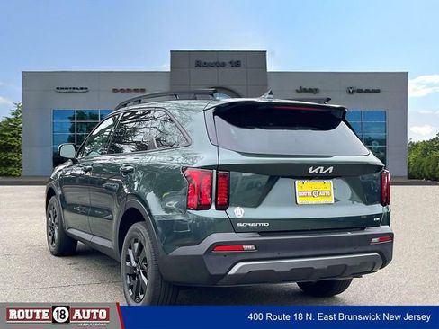 Used 2023 Kia Sorento S w/ Panoramic Sunroof Package AWD/4WD image 3
