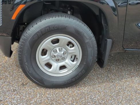 Used 2022 Nissan Frontier S w/ Technology Package AWD/4WD image 10