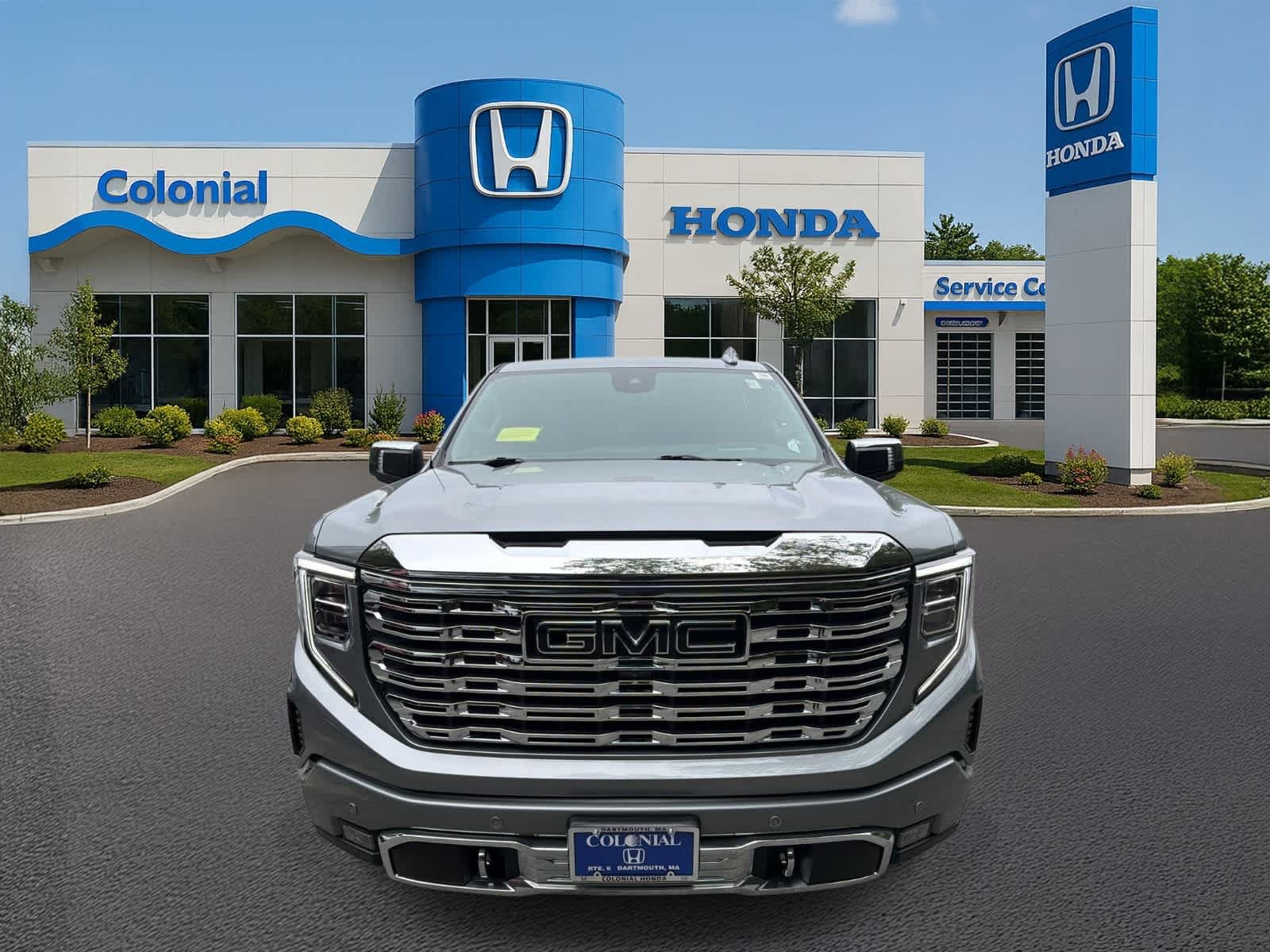 Used 2024 GMC Sierra 1500 Denali w/ Denali Reserve Package AWD/4WD image 9