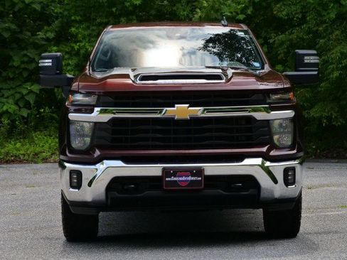 Used 2024 Chevrolet Silverado 2500 LT w/ Safety Package AWD/4WD image 5