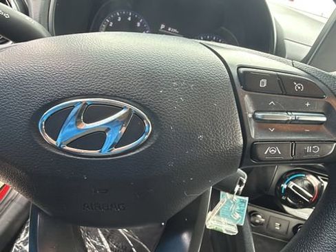 Used 2023 Hyundai Kona SE image 20