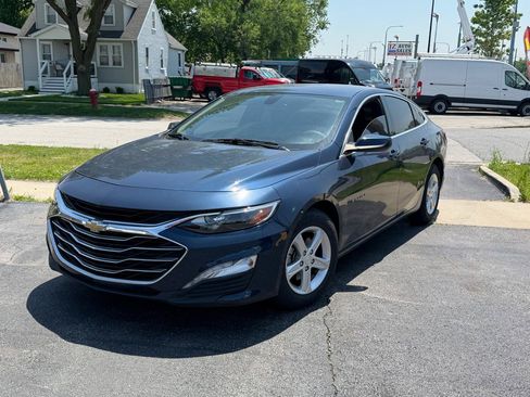 Used 2022 Chevrolet Malibu LT FWD image 1