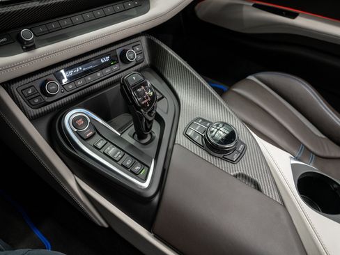 Used 2019 BMW i8 Roadster AWD/4WD image 31