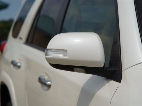 Used 2013 Toyota 4Runner Limited AWD/4WD image 33