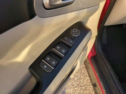 Used 2022 Kia Soul LX image 8