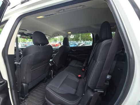 Used 2024 Subaru Ascent Premium w/ Convenience Package AWD/4WD image 9