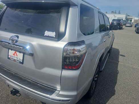 Used 2017 Toyota 4Runner Limited AWD/4WD image 5