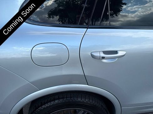 Used 2017 Porsche Cayenne Platinum Edition AWD/4WD image 63