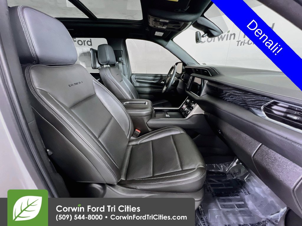 Used 2021 GMC Yukon Denali w/ Denali Premium Package AWD/4WD image 18