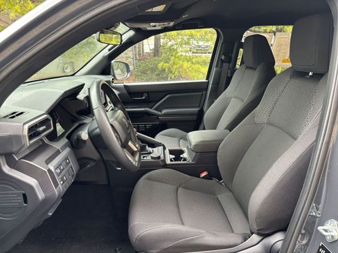 Used 2025 Toyota 4Runner SR5 image 36