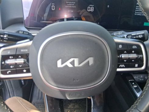 Certified 2025 Kia Sorento S FWD image 13