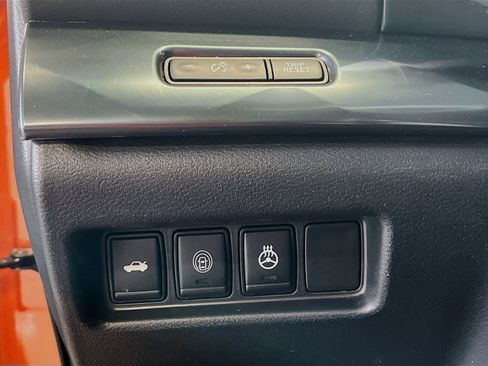 Used 2021 Nissan Maxima SR w/ Sport Mat Group FWD image 10