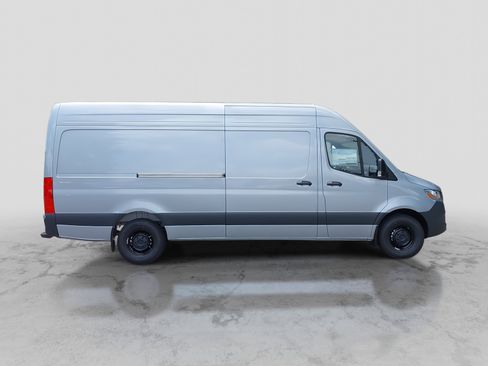New 2025 Mercedes-Benz Sprinter 2500 image 4