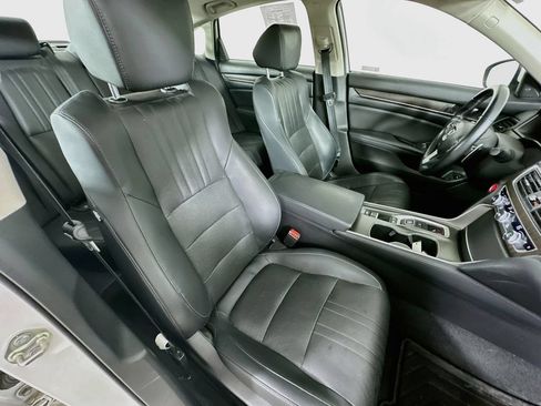 Used 2018 Honda Accord Touring image 27