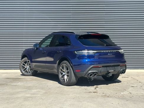 Certified 2025 Porsche Macan image 3