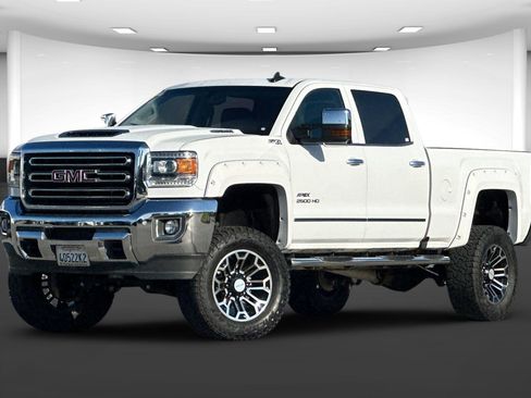 Used 2018 GMC Sierra 2500 SLT w/ Duramax Plus Package image 2
