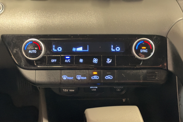 Used 2021 Hyundai Elantra SEL FWD image 17