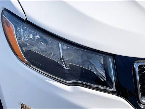 Used 2019 Jeep Compass Latitude image 27