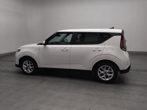 Used 2025 Kia Soul LX image 3
