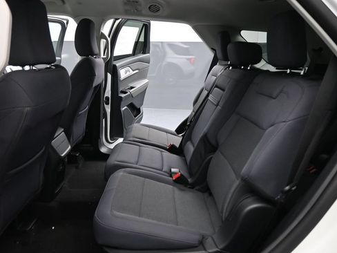 New 2026 Ford Explorer Active RWD image 18