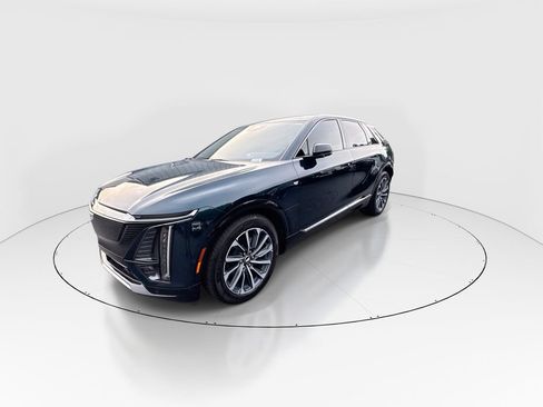 Used 2024 Cadillac Lyriq Sport AWD/4WD image 4