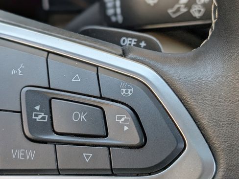 Used 2025 Volkswagen Atlas Cross Sport SE w/ Panoramic Sunroof Package image 35